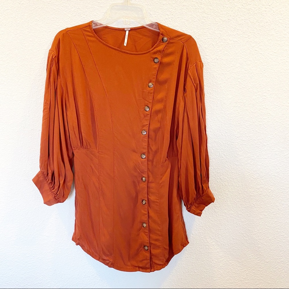 FREE PEOPLE  Asymmetric button Tunic